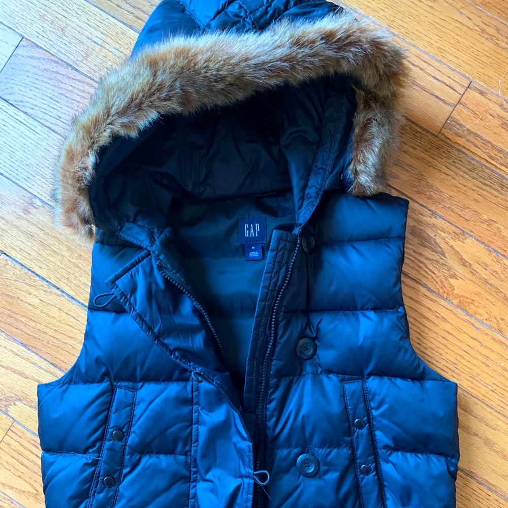 Gap Crop Vest